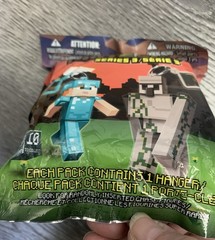 Minecraft Series 3 Random 1pc Hanger-Minecraft Blind Pkge with 1 Random Hanger
