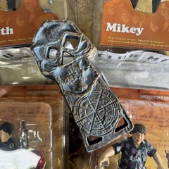Mezco Toyz NIP The Goonies Set of 4 Action Figures Chunk Data Mikey Mouth & Key