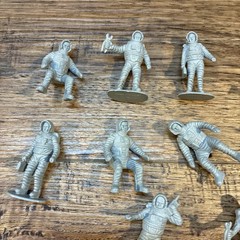 2″ Astronaut Plastic Action Figures Lot Of 30 Plus Pieces Vintage