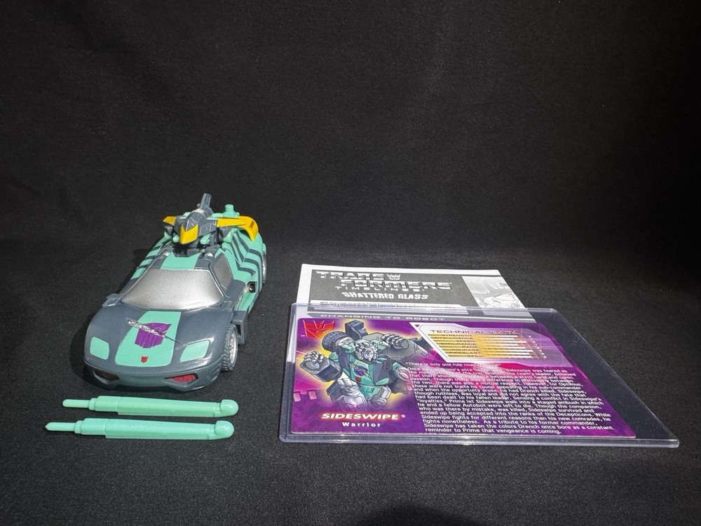Botcon 2008 exclusive Transformers Timelines Shattered Glass Sideswipe