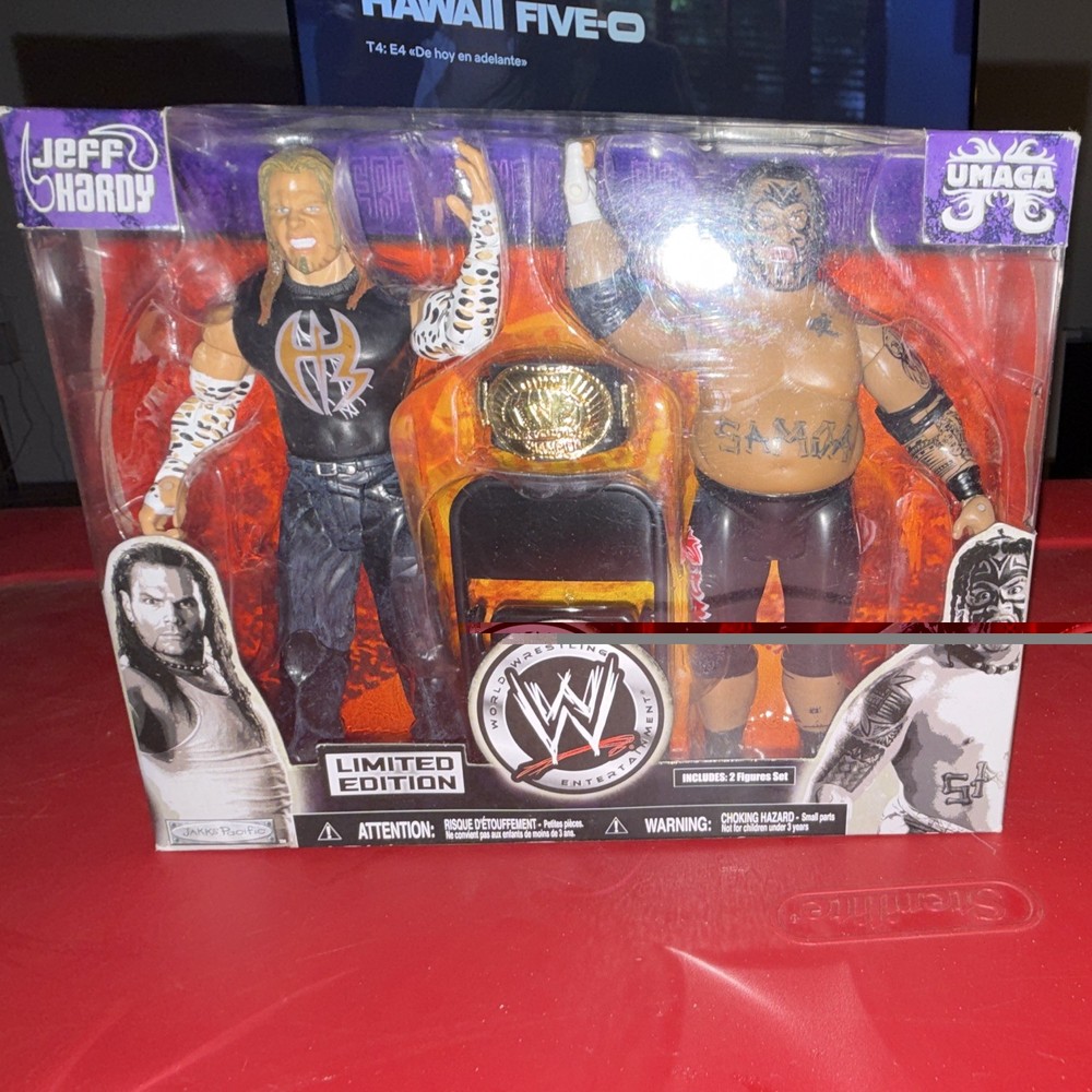 JAKKS Pacific WWE Deluxe Aggression Series 10 Jeff Hardy Umaga Figure Set LE