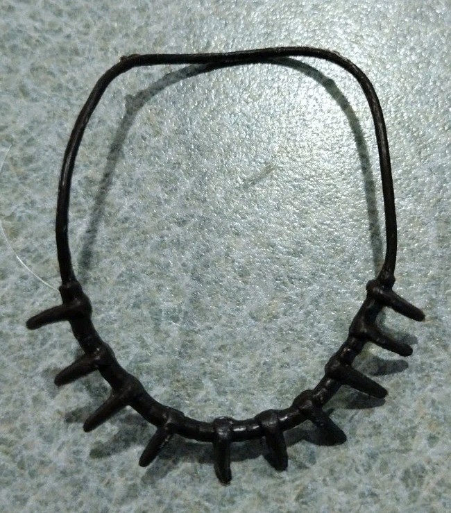 1960’s Marx Johnny West Daniel Boone Dark Brown Bear Claw Necklace Thin Style