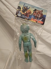 Tetsujin Tiger Seven Oil Genjin 5.5 Inch Soft Vinyl Sofubi Bullmark