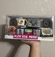 MGA’s Miniverse Real Music Record Player Mini Collectibles Mini Playable Record