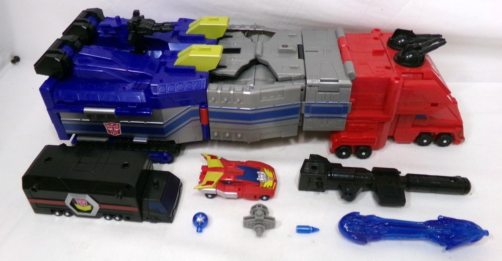 Transformers Age Of The Primes Titan Class Star Optimus Prime Hasbro