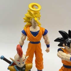 1989 Vintage Lot of (6) DRAGON BALL Z Action Figures & Accessories Super Saiyan