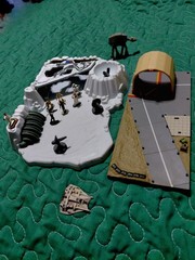 1994 Micro Machines Star Wars ICE PLANET HOTH Playset & Runway with Characters
