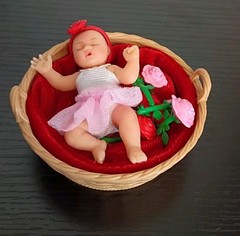 Zuru 5 Surprise My Mini Baby Valentine’s Day – Baby in BASKET WITH ROSES
