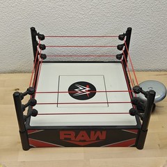 WWE Monday Night Raw Wrestling Ring W/Flex Ropes & Spring-loaded Mat W/ Sounds