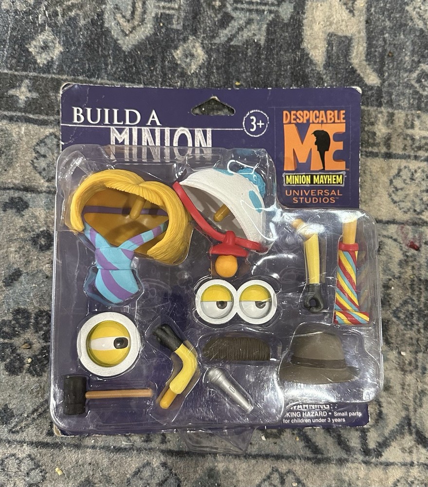 Despicable Me Build A Minion Set New Minion Mayhem Universal Studios NEW NIP