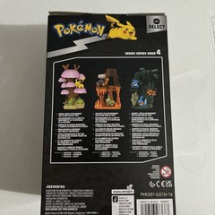 Pokémon Select Series 4 – Spring Forest Environment – Pikachu & Caterpie Pokemon