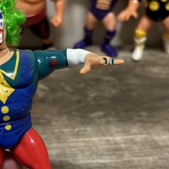 Vintage 1993 Hasbro WWF Series 9 Doink the Clown – Action Works – Missing Finger