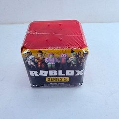 Roblox Celebrity Collection Series 5 Mystery Pack Action Figure