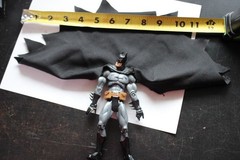 DC Comics Bat Signal Batman With Huge Cape 2005 Action Figure 6.5″