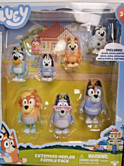 Bluey Family and Mates Pack 32 Figure Multi Pack Chilli Bingo Honey Socks Chloe