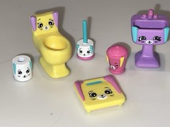 LOT/10 Shopkins Petkins Happy Places Bathing Bunny Decorator’s Pack (incomplete)