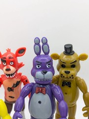 Lot 5 Five Nights at Freddy’s Action Figures – Freddy, Chica, Bonnie Have Light