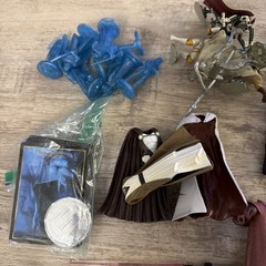 Star Wars Lot of Figures/Misc. – All Broken Figures – See Photos – For Parts