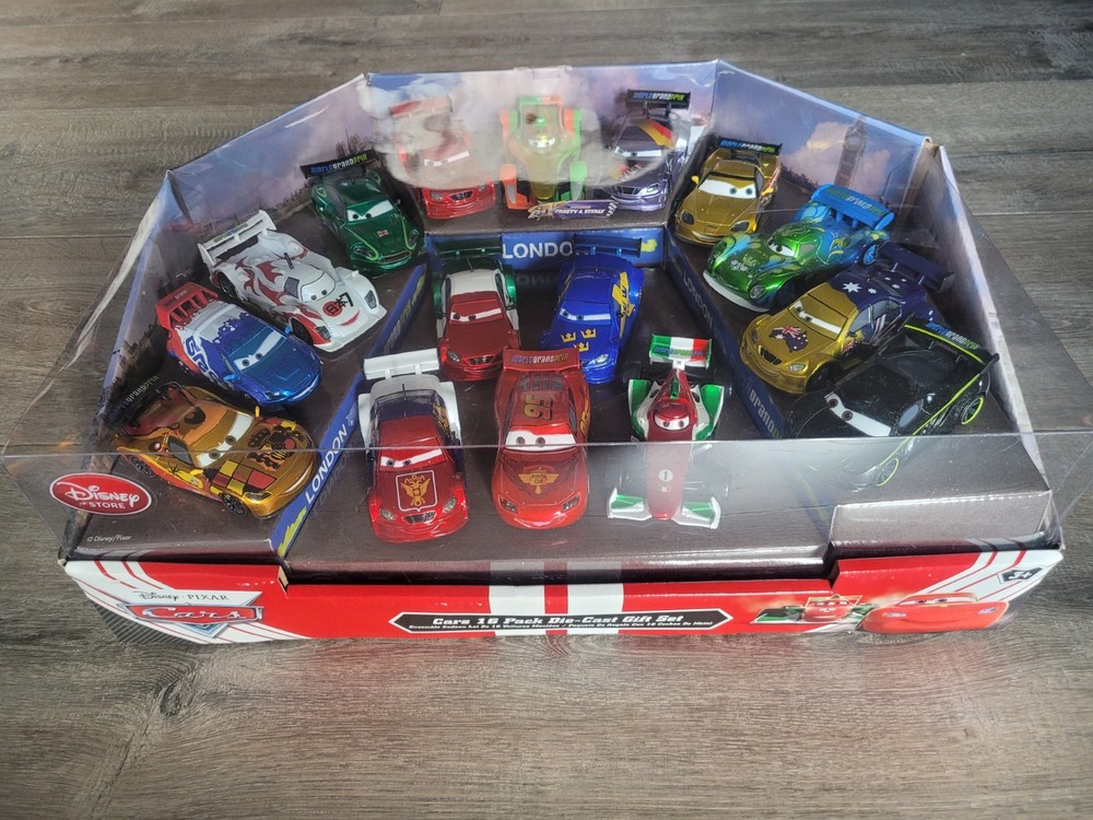 DISNEY CARS 16 PACK DIE CAST GIFT SET -NEW