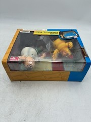 Mezco Family Guy the Giant Chicken vs Peter Figure Set Sealed. Box is damaged.