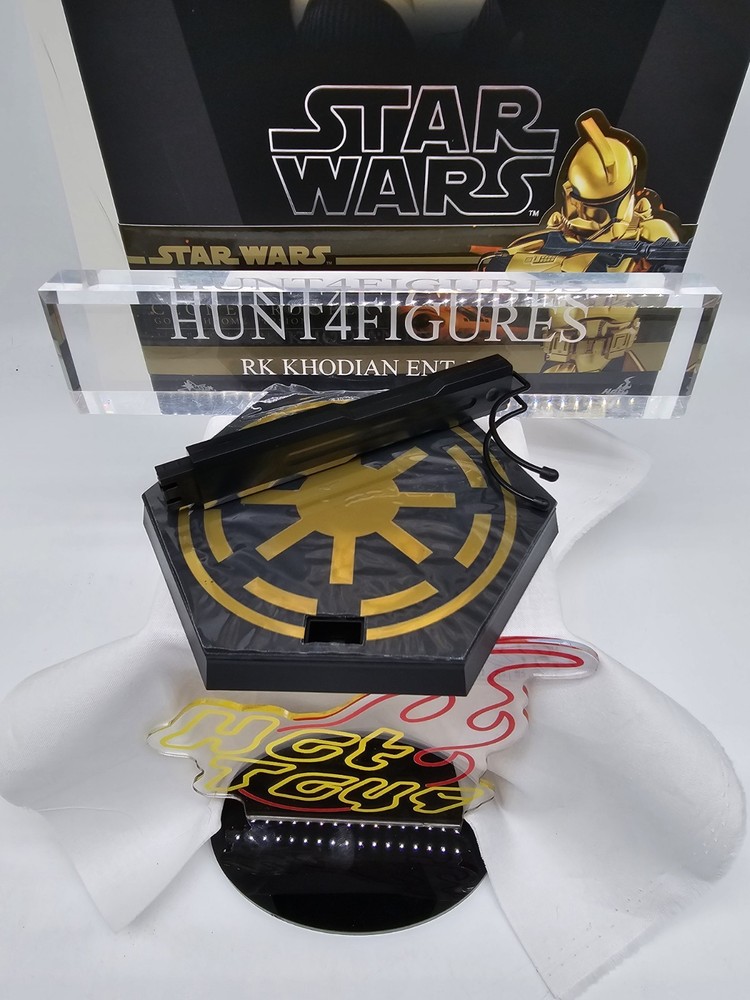 Hot Toys MMS735 STAR WARS Clone Trooper Gold Chrome 1/6 Figure’s Base Stand Only