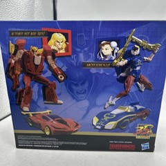 Transformers Collaborative Street Fighter II Mash-Up Hot Rod Ken vs Arcee Chun