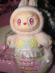 POP MART – THE MONSTERS De Vliegende Mokoko Mermaid – POPLAND Exclusive