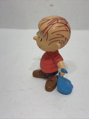 Linus van Pelt Blanket Charlie Brown Peanuts 3″ PVC Figure Just Play