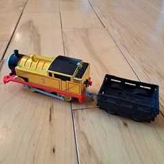 HTF! GOLDEN THOMAS, METALLIC JAMES & PERCY! Thomas Train Motorized Trackmaster