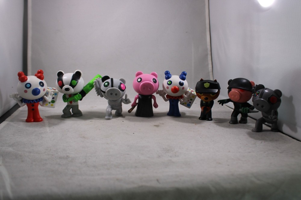 Piggy Minifigure Badger Mystery Pack Roblox Figure – Clown Figure Lot