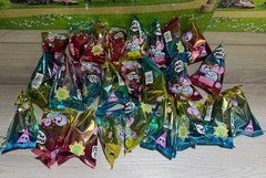 Moj Moj Color Change Series Blind Bag – 25x Sealed Packs in Display Box Easter