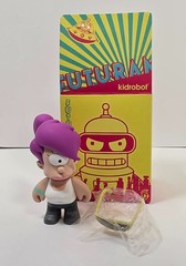KIDROBOT FUTURAMA SERIES 1 LEELA 2009 CYCLOPS DESIGNER ART TOY