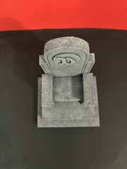 1:12 Scale Doctor Doom Throne Marvel Legends Mezco