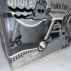 Monster High 2011 Frankie . Possible Accessories Missing? Light Box Wear
