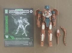 Transformers WFC Golden Disk Collection Mutant Tigatron