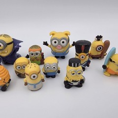 17 Despicable Me Minions Mixed Lot Set Mini Figures Plastic Rubber Yellow Blue