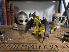Articulated Viking Dragon Figure 3D Printed – Black & Yellow Fantasy Desk Toy