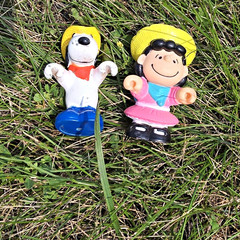 Peanuts Lucy & Snoopy Plastic Mini Figure Set, Multicolor Cartoon Characters