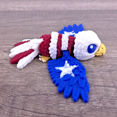 Tiny Eagle 3D Articulated Flexi Fidget Toy Gift- Collectible Desk Pet – Flag