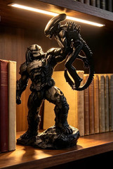 Predator Series Alien Vs Predator Statue Figure Gift