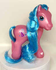 2003 Hasbro G3 My Little Pony Pink Sparkle Pony Pretty Fashions Royal Ribbon MLP
