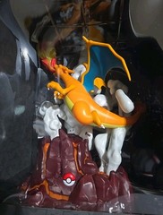 CHARIZARD – Jazwares – Pokemon Select Deluxe 13″ Collector Statue – NEW RARE