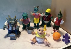 VTG Dinosaurs TV Show Figures-Sinclair Family Disney 1990s with Accessories Lot
