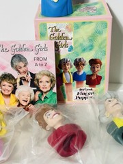 The Golden Girls Finger Puppets Vinyl Figures w/mini Book! (Has Box Damage)