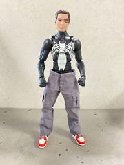 SU-CGS-GRY: 1/12 Slim Grey Cargo Pants for Mezco Marvel Legends Nota Slim Body