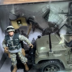 New Excite U.S. Army Military Jeep Patrol Vehicle Soldier Set