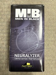 + Factory Entertainment Men In Black MIB Neuralyzer Limited Edition Prop Replica
