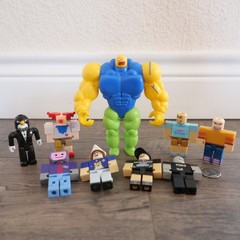 R0BL0X Toys Weight Lifting Simulator Buff Noob Figure w/ 8 Figures Lot