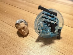 Mezco One:12 Magneto – Magnetic Head Sculpt Hand Effect X-Men 1:12 Scale Fodder