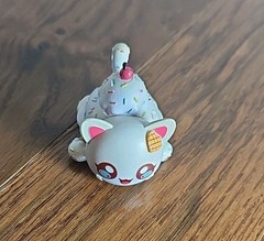 Bonkers Toy Co. Aphmau Meemeows 2″ Ice Cream Sundae Cat Figure Cake Topper